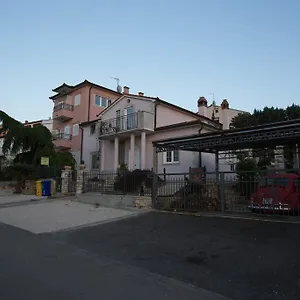Lugano Apartman